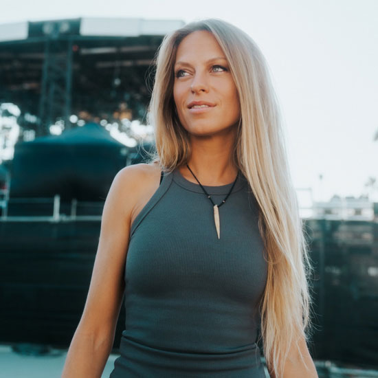 Nora En Pure